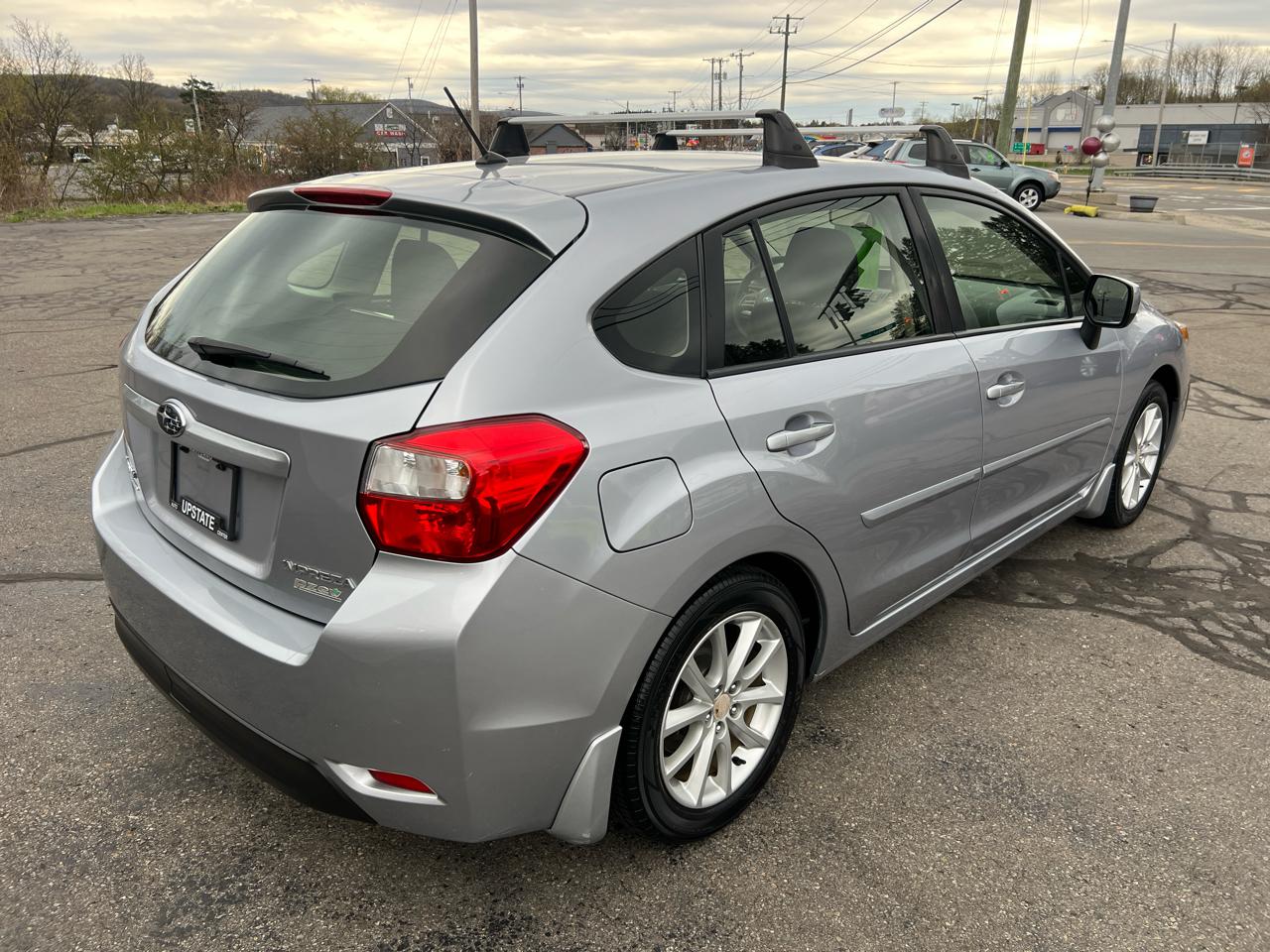 Subaru Impreza Wagon 5dr Man 2.0i Premium 2014