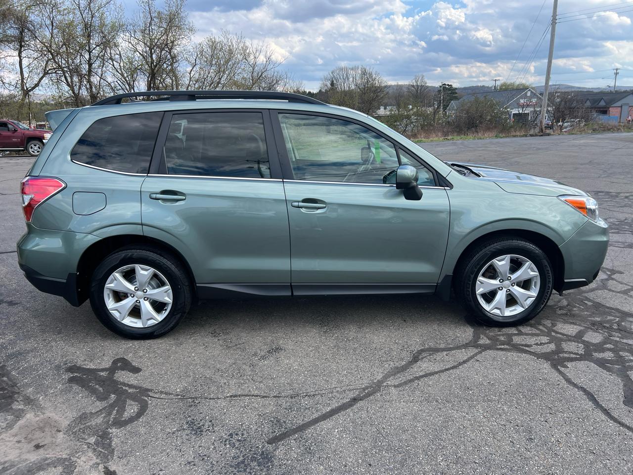 Subaru Forester 4dr CVT 2.5i Limited PZEV 2015