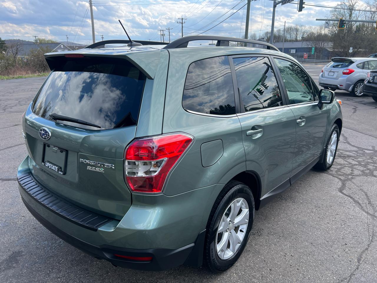 Subaru Forester 4dr CVT 2.5i Limited PZEV 2015