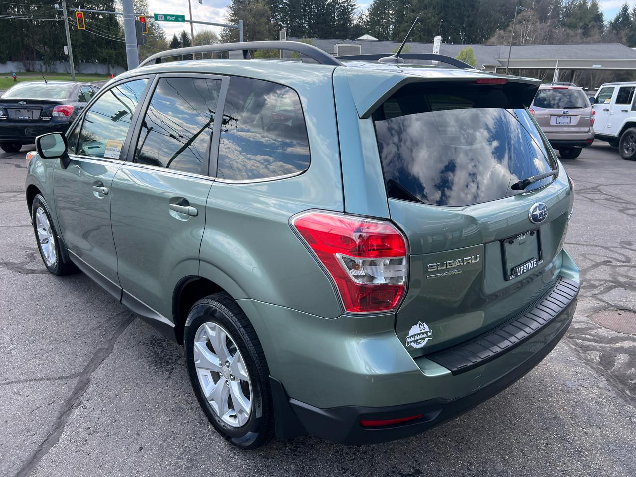 Subaru Forester 4dr CVT 2.5i Limited PZEV 2015
