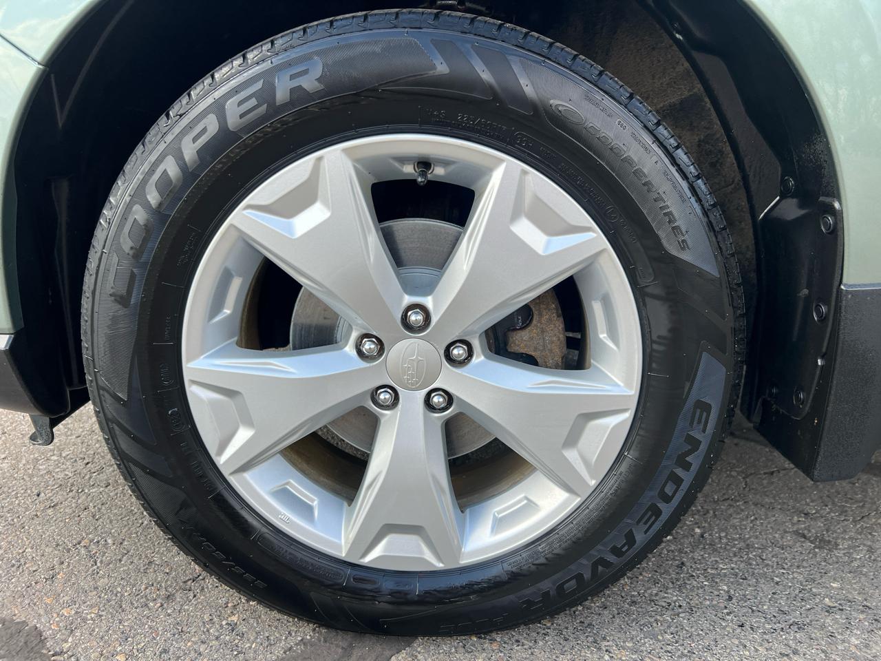 Subaru Forester 4dr CVT 2.5i Limited PZEV 2015