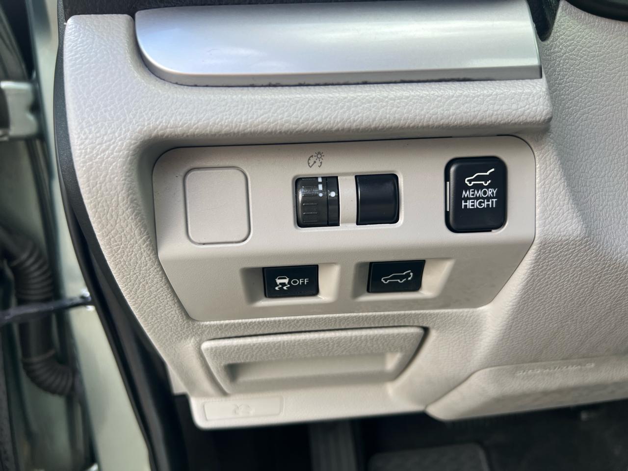 Subaru Forester 4dr CVT 2.5i Limited PZEV 2015