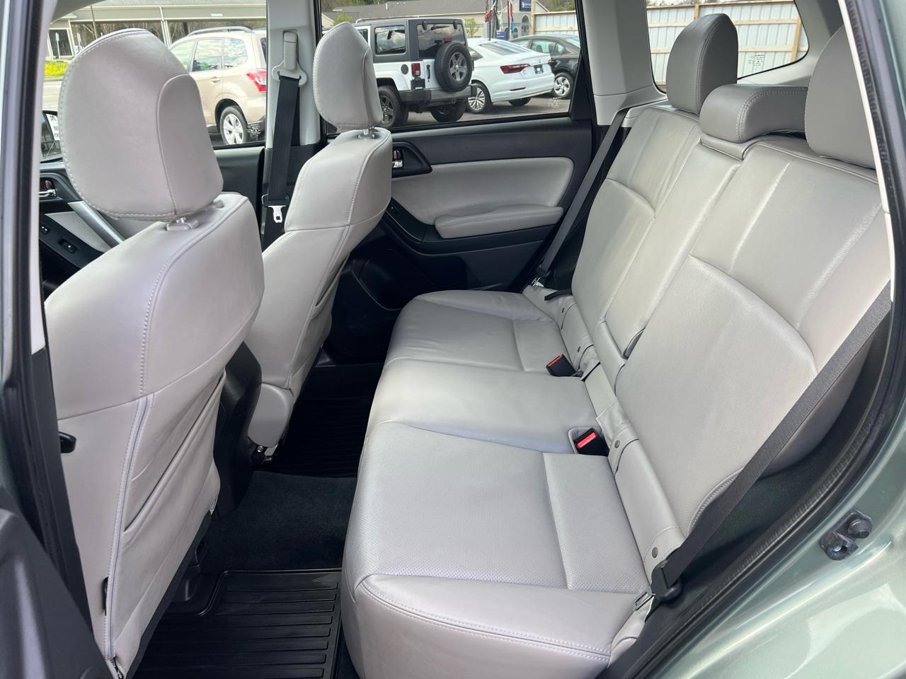 Subaru Forester 4dr CVT 2.5i Limited PZEV 2015