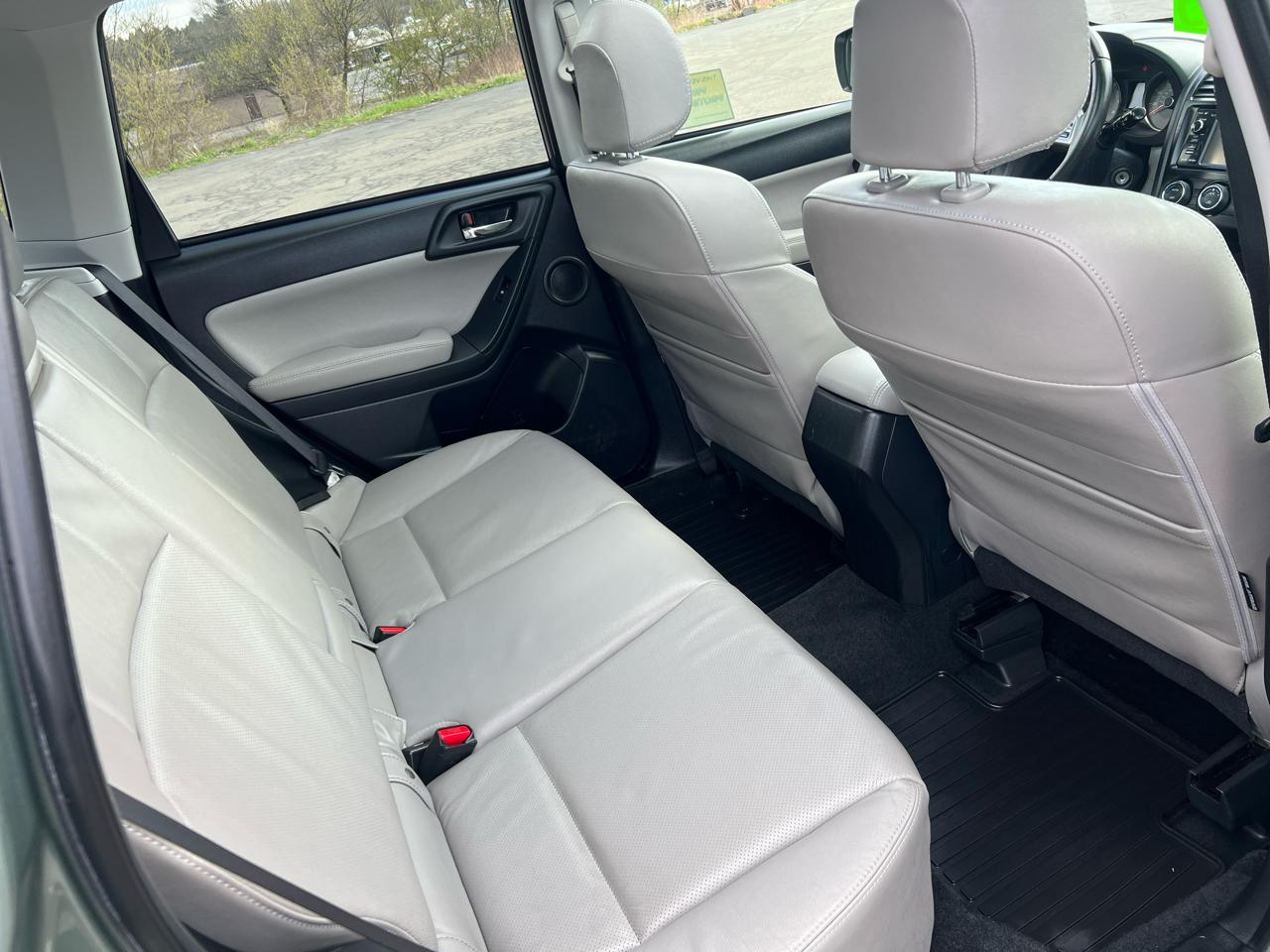 Subaru Forester 4dr CVT 2.5i Limited PZEV 2015