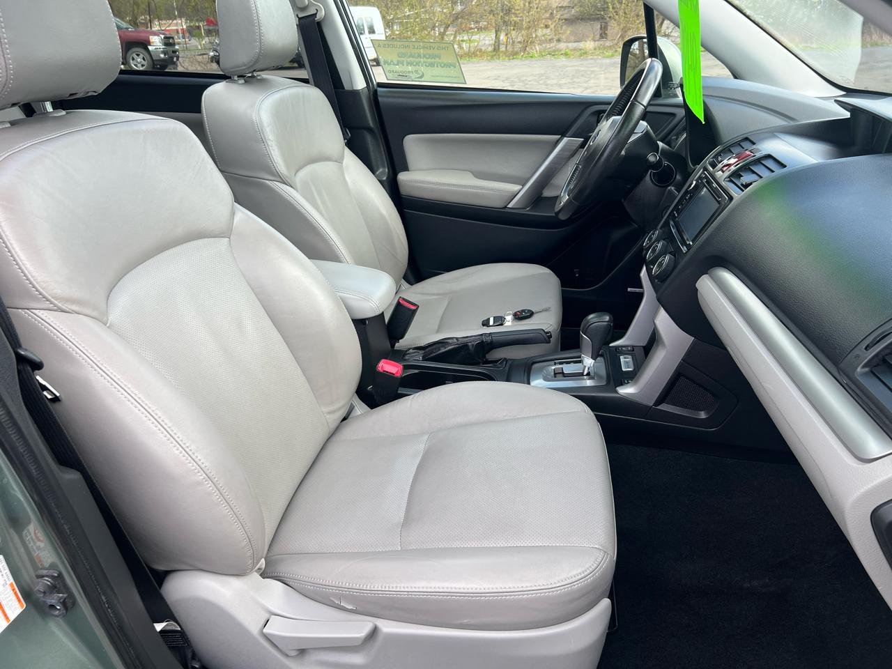 Subaru Forester 4dr CVT 2.5i Limited PZEV 2015