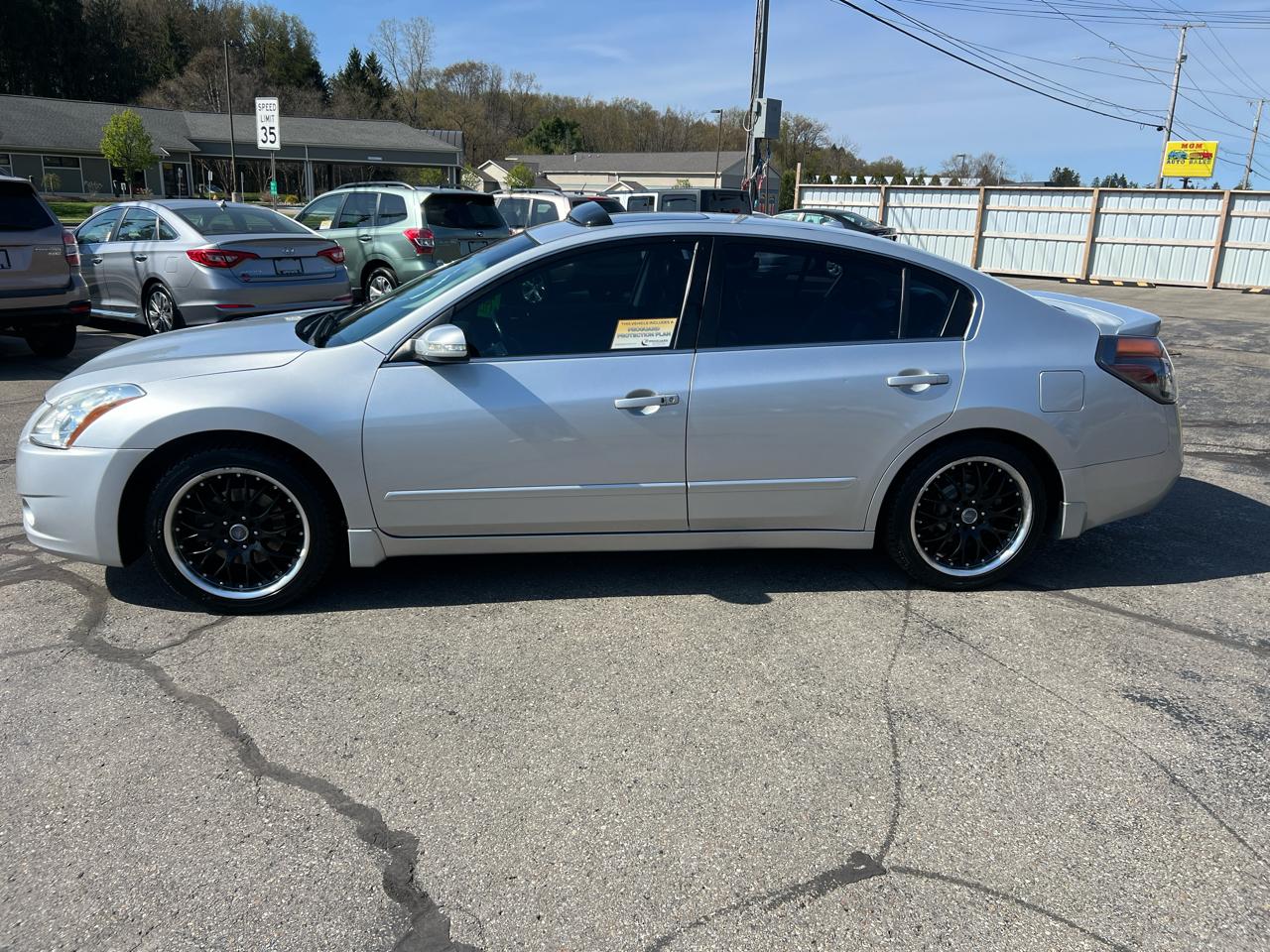 Nissan Altima 4dr Sdn I4 CVT 2.5 SL 2010