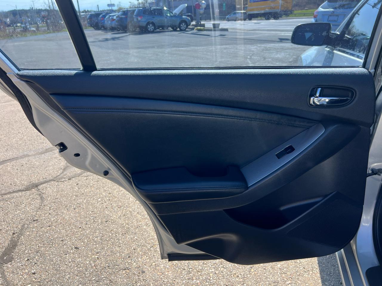 Nissan Altima 4dr Sdn I4 CVT 2.5 SL 2010