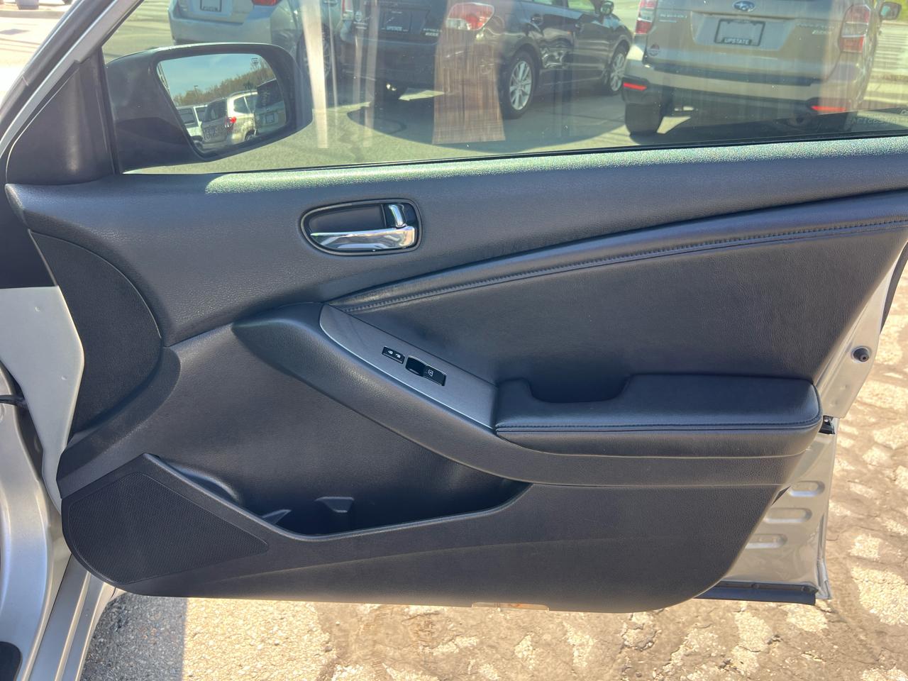 Nissan Altima 4dr Sdn I4 CVT 2.5 SL 2010