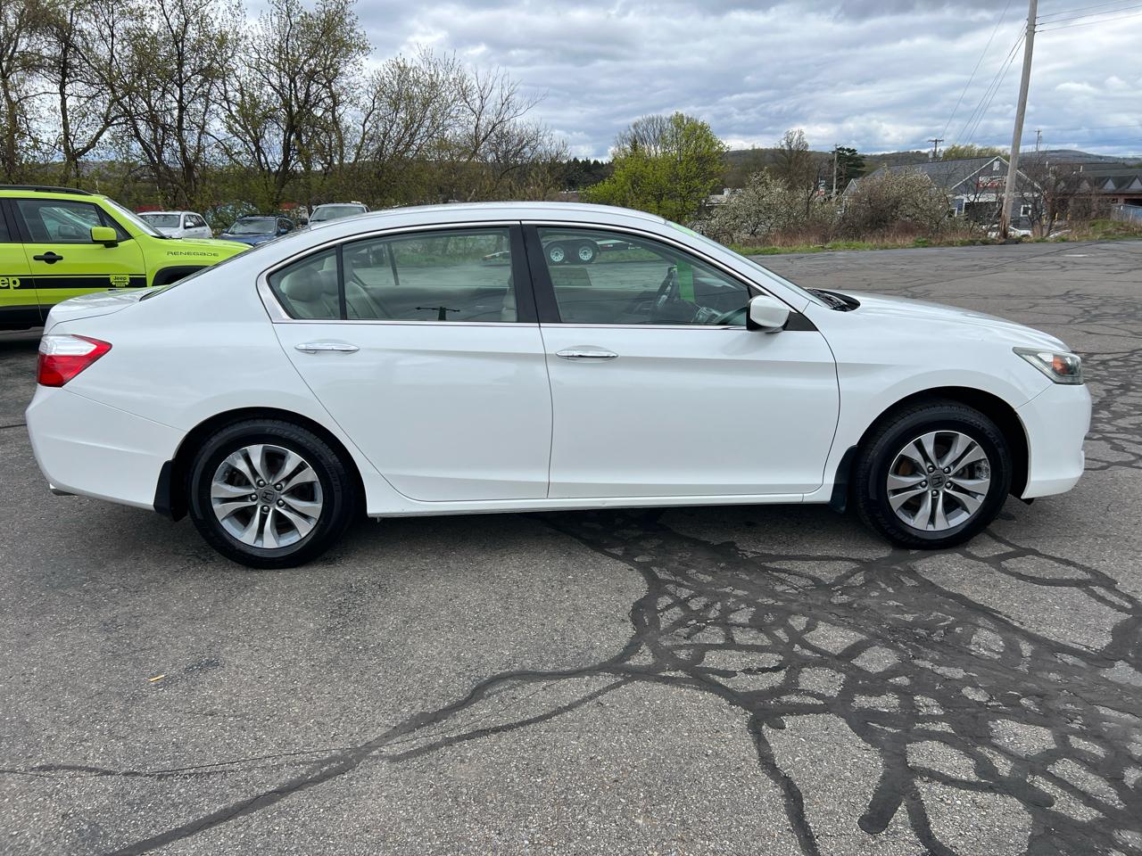 Honda Accord Sedan 4dr I4 CVT LX 2015