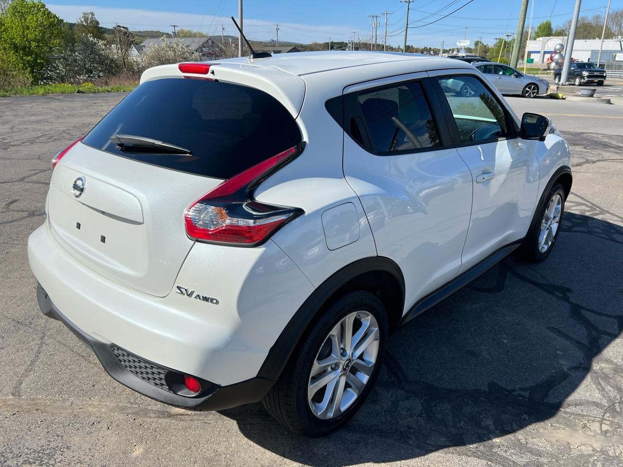 Nissan Juke 5dr Wgn CVT SV AWD 2015