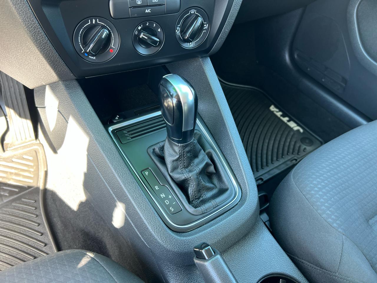 Volkswagen Jetta Sedan 4dr Auto 1.4T S 2016