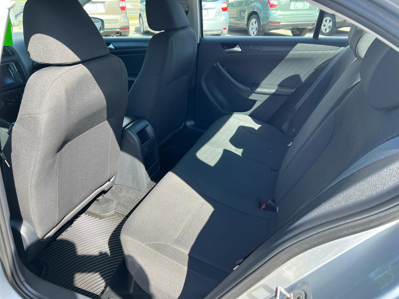 Volkswagen Jetta Sedan 4dr Auto 1.4T S 2016