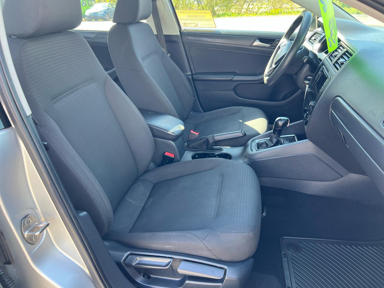 Volkswagen Jetta Sedan 4dr Auto 1.4T S 2016