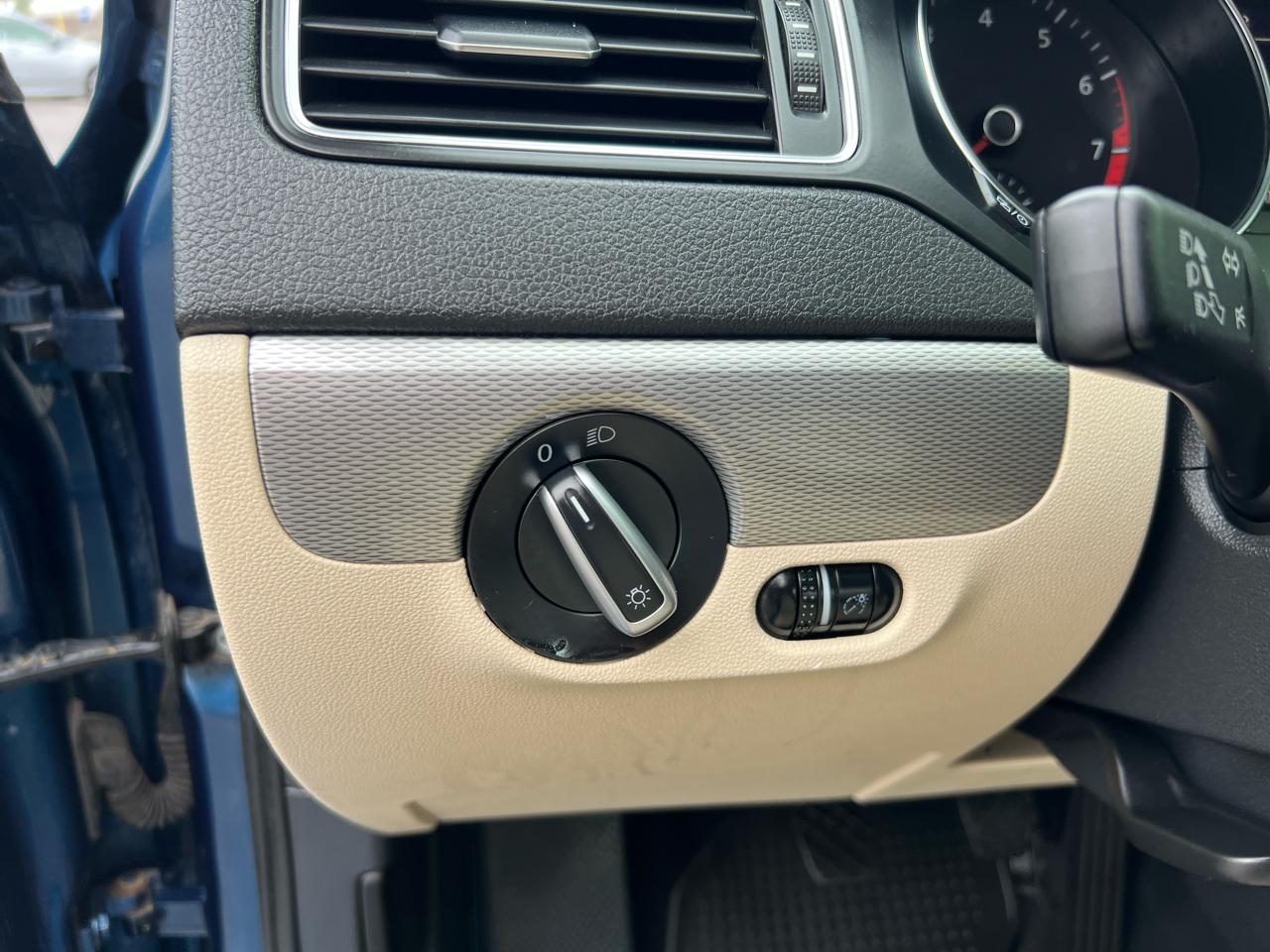 Volkswagen Jetta 1.4T SE Manual 2017