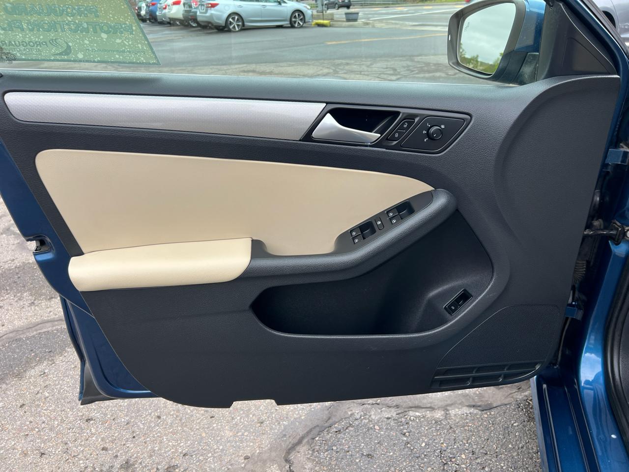 Volkswagen Jetta 1.4T SE Manual 2017