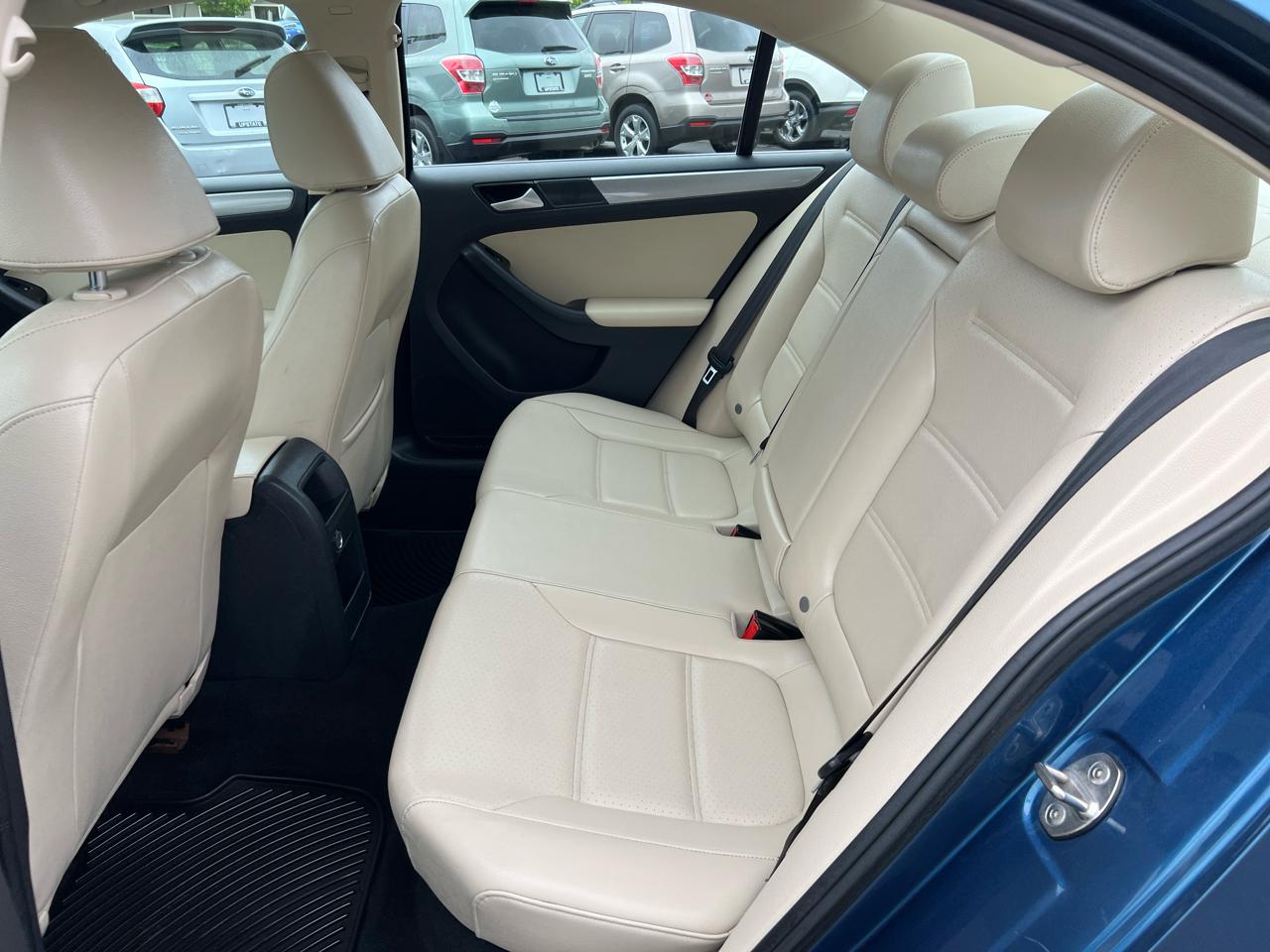Volkswagen Jetta 1.4T SE Manual 2017
