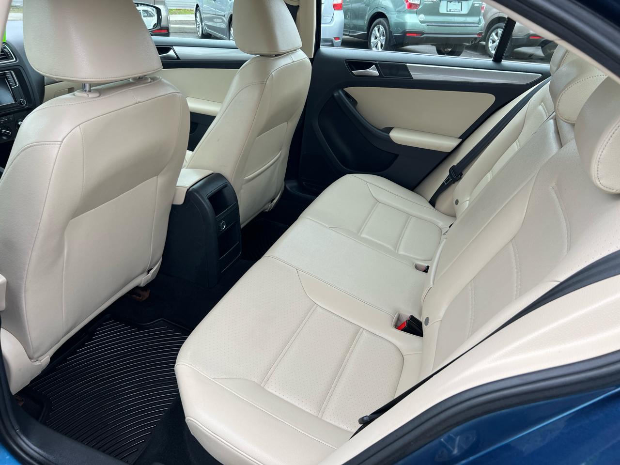 Volkswagen Jetta 1.4T SE Manual 2017