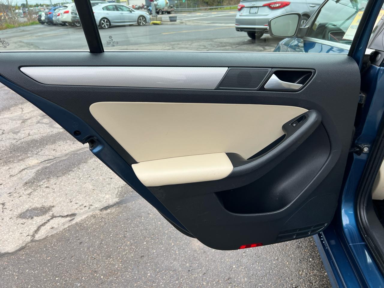 Volkswagen Jetta 1.4T SE Manual 2017
