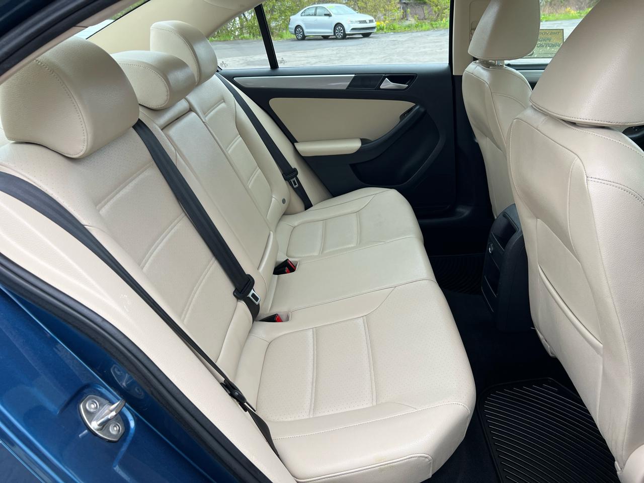 Volkswagen Jetta 1.4T SE Manual 2017