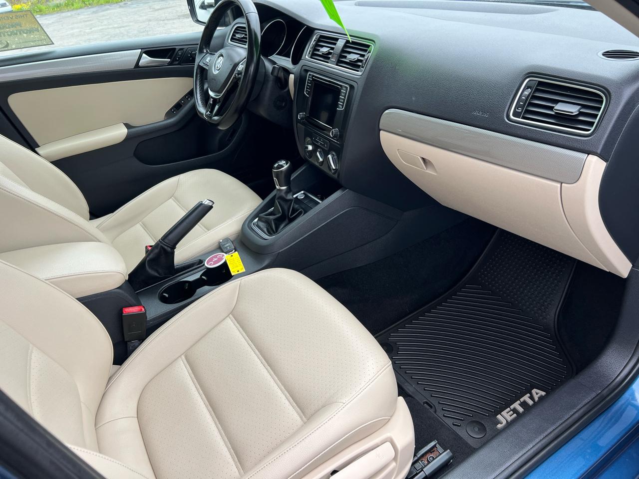 Volkswagen Jetta 1.4T SE Manual 2017