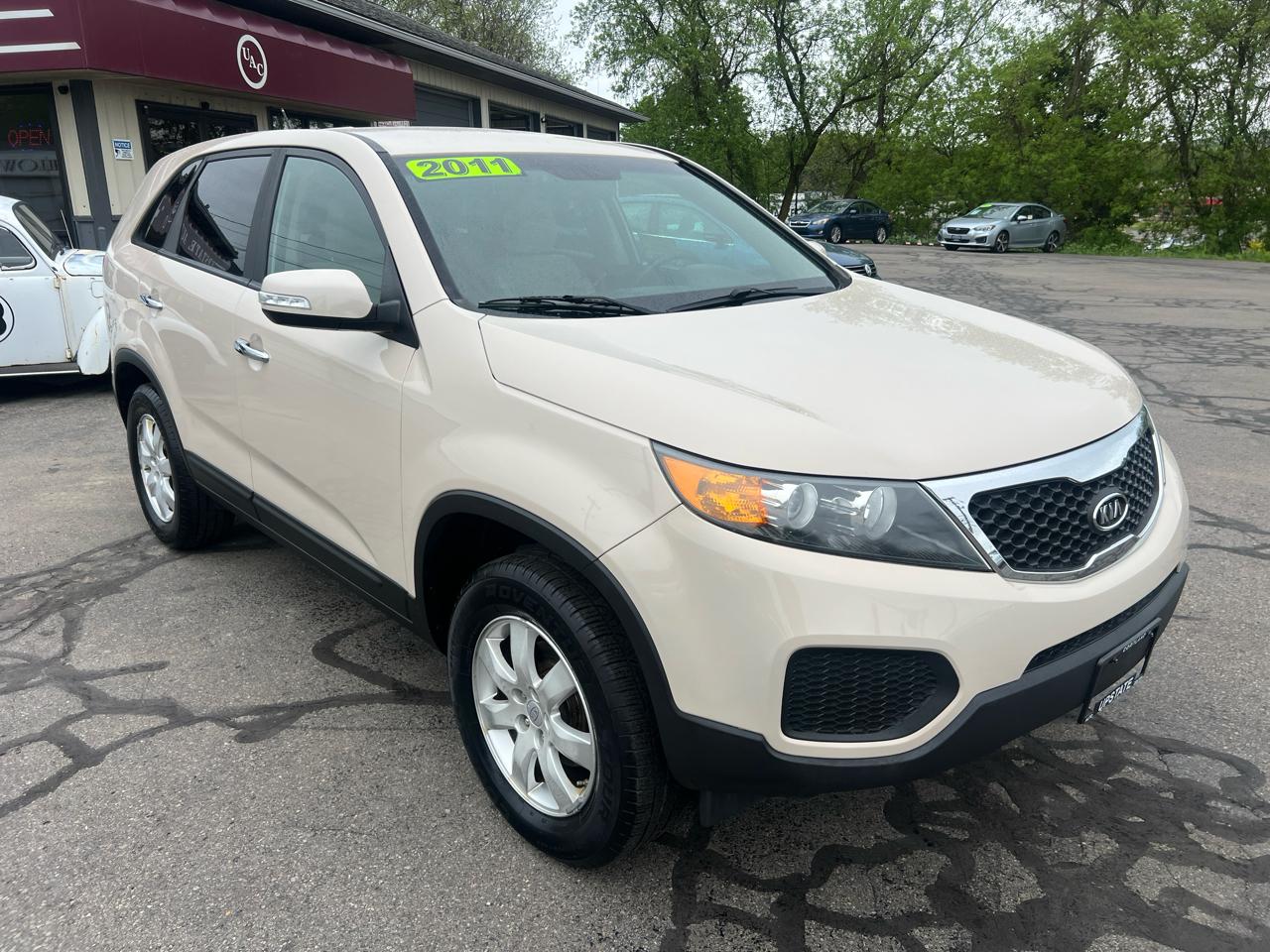 Kia Sorento 2WD 4dr I4 LX 2011