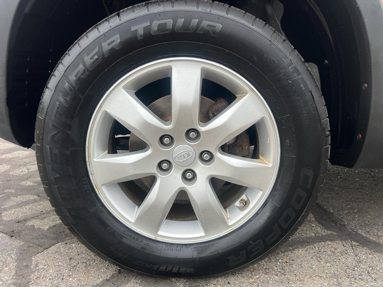 Kia Sorento 2WD 4dr I4 LX 2011
