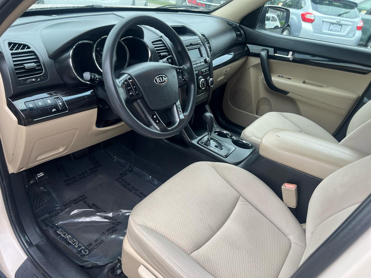 Kia Sorento 2WD 4dr I4 LX 2011