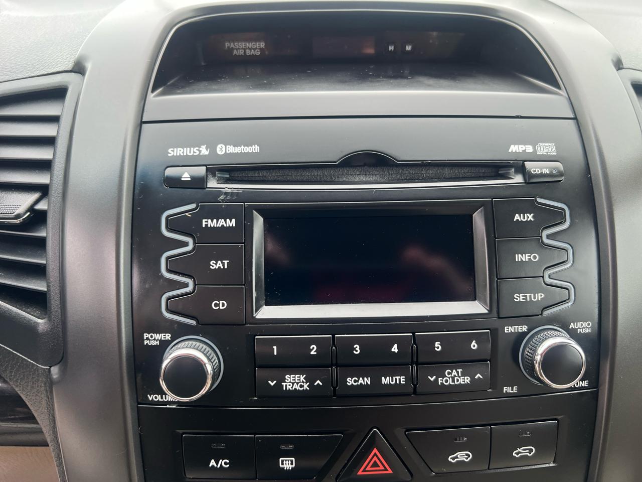 Kia Sorento 2WD 4dr I4 LX 2011