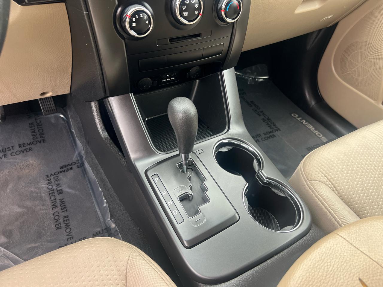 Kia Sorento 2WD 4dr I4 LX 2011