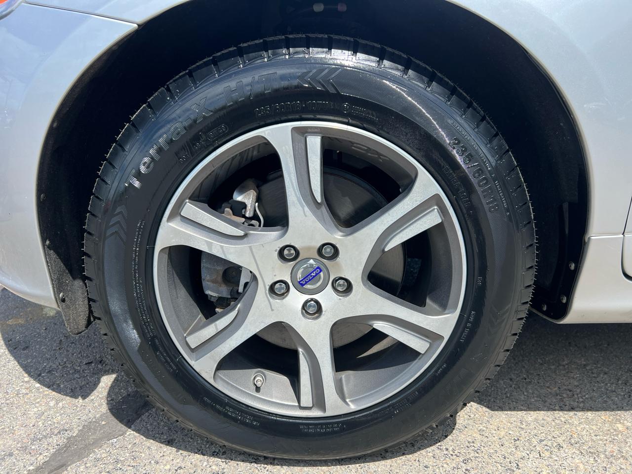 Volvo XC60 2015.5 AWD 4dr T6 Platinum 2014