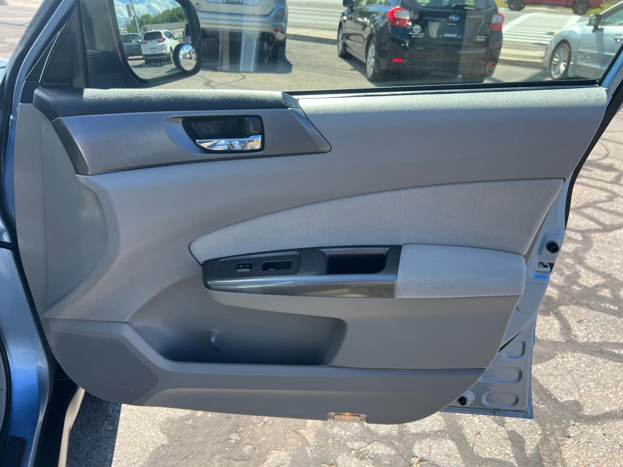 Subaru Forester 4dr Auto 2.5X Limited 2011