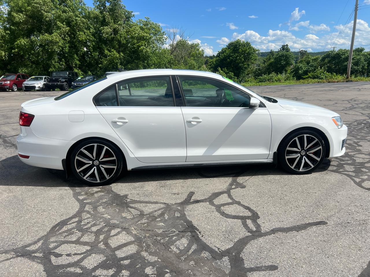 Volkswagen GLI 4dr Sdn DSG Autobahn w/Nav PZEV *Ltd Avail* 2013