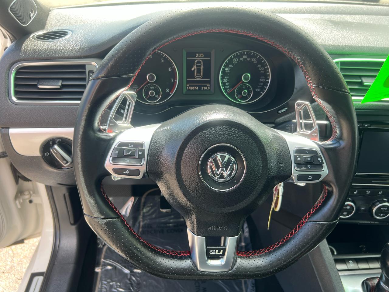 Volkswagen GLI 4dr Sdn DSG Autobahn w/Nav PZEV *Ltd Avail* 2013
