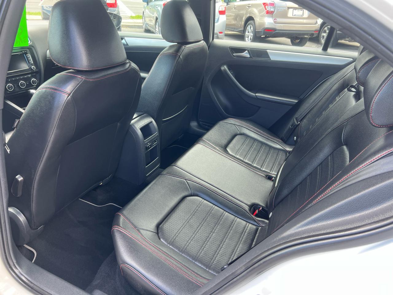 Volkswagen GLI 4dr Sdn DSG Autobahn w/Nav PZEV *Ltd Avail* 2013