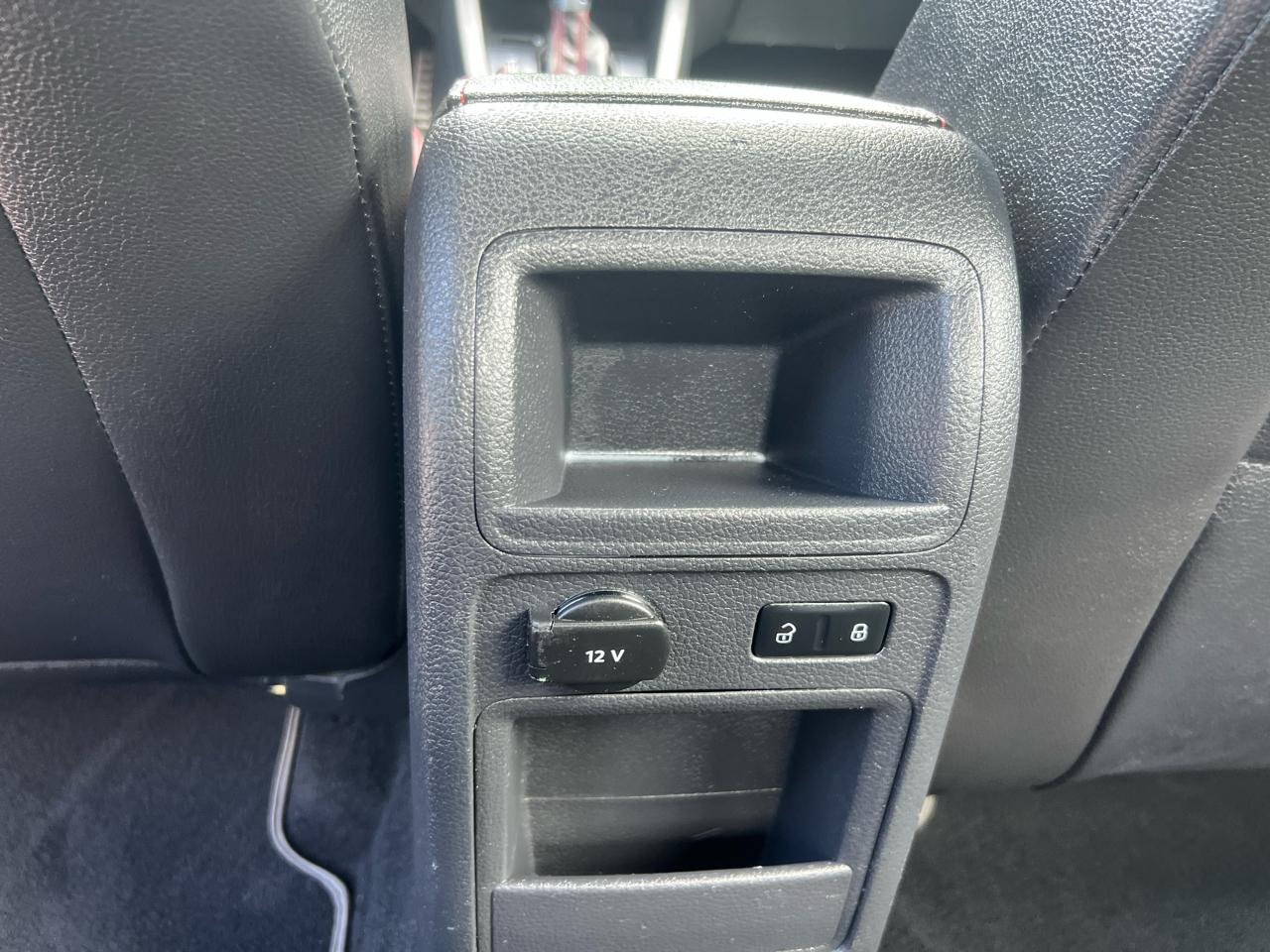 Volkswagen GLI 4dr Sdn DSG Autobahn w/Nav PZEV *Ltd Avail* 2013