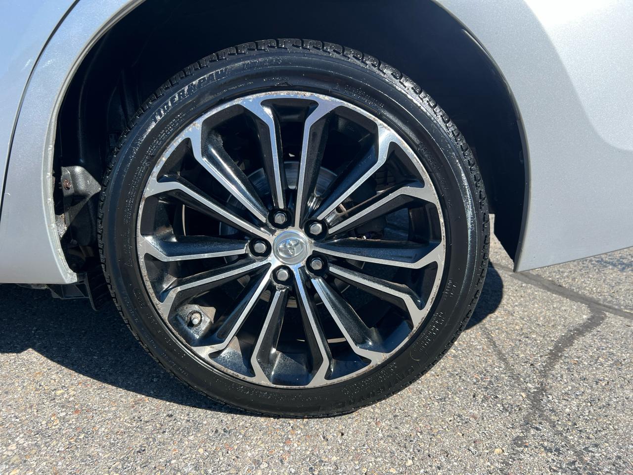 Toyota Corolla 4dr Sdn CVT LE Premium (Natl) 2014