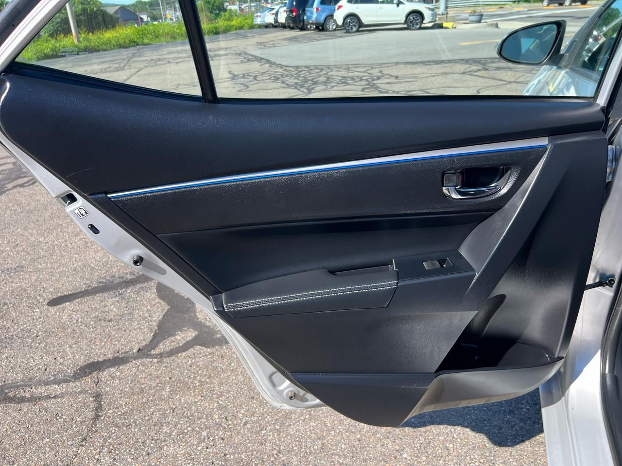 Toyota Corolla 4dr Sdn CVT LE Premium (Natl) 2014