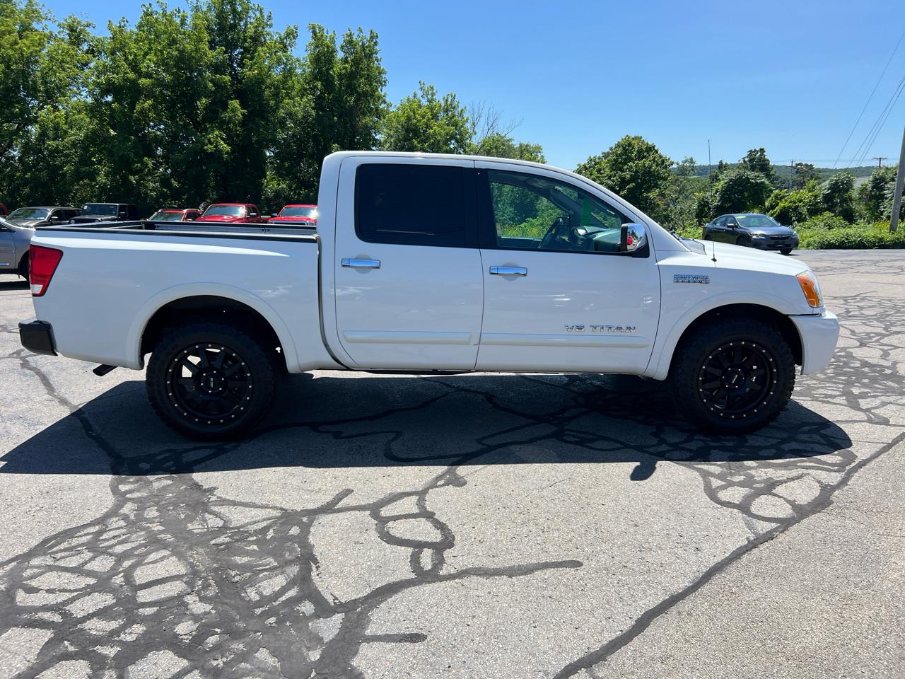 Nissan Titan 4WD Crew Cab SWB SL 2011