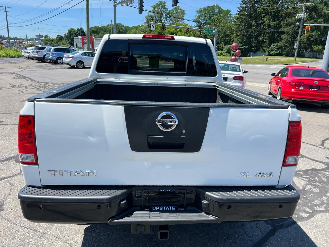 Nissan Titan 4WD Crew Cab SWB SL 2011