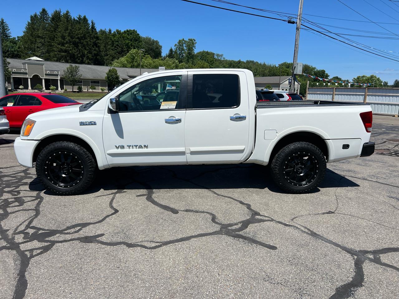 Nissan Titan 4WD Crew Cab SWB SL 2011