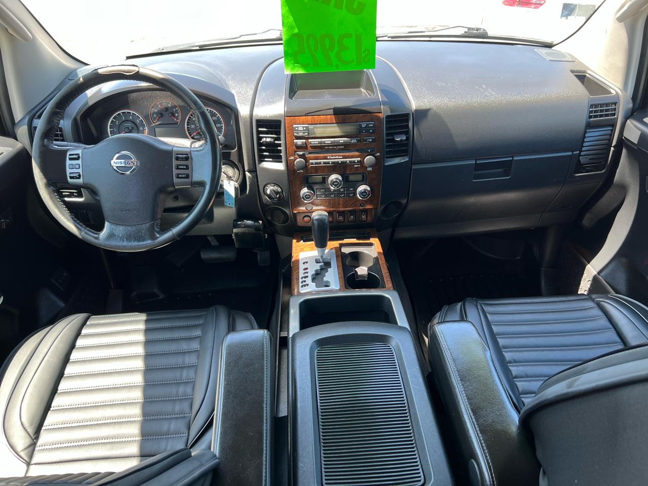 Nissan Titan 4WD Crew Cab SWB SL 2011