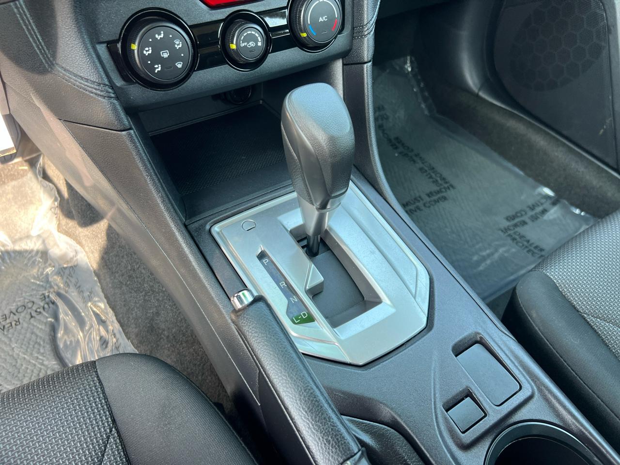 Subaru Impreza 2.0i 4-door CVT 2017
