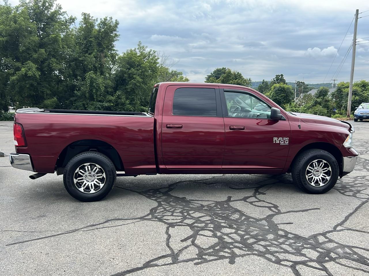 RAM 1500 Classic SLT 4x4 Crew Cab 6'4" Box 2019