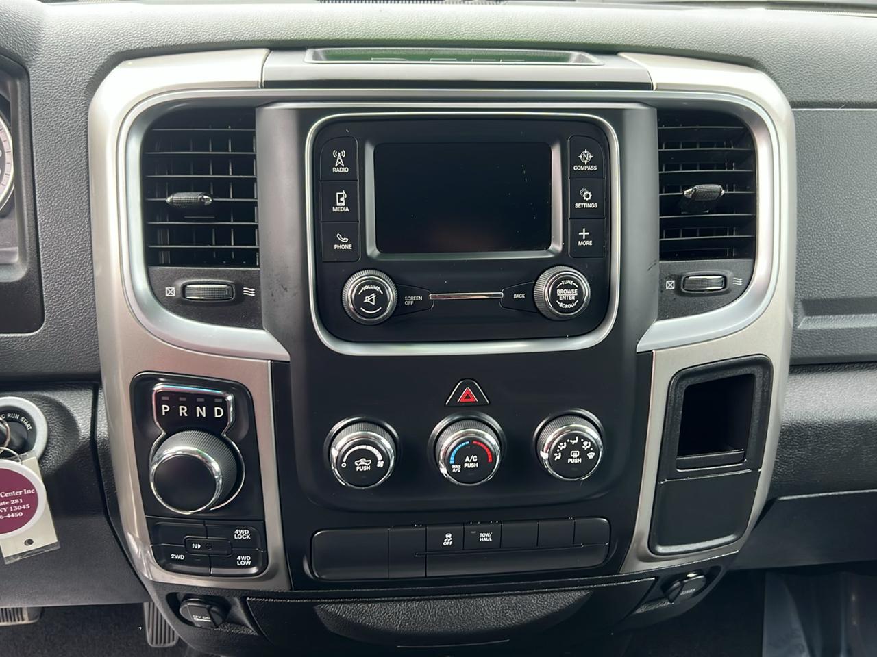 RAM 1500 Classic SLT 4x4 Crew Cab 6'4" Box 2019