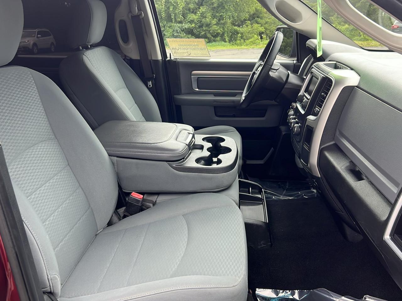 RAM 1500 Classic SLT 4x4 Crew Cab 6'4" Box 2019