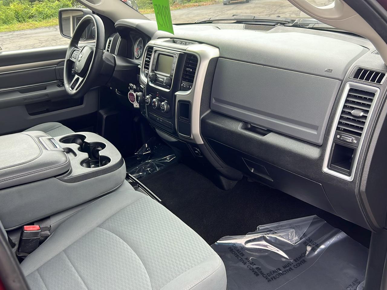 RAM 1500 Classic SLT 4x4 Crew Cab 6'4" Box 2019
