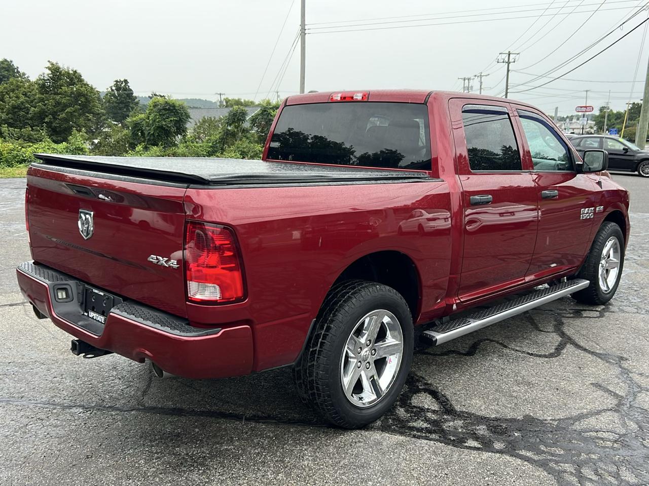 RAM 1500 4WD Crew Cab 140.5" Express 2014