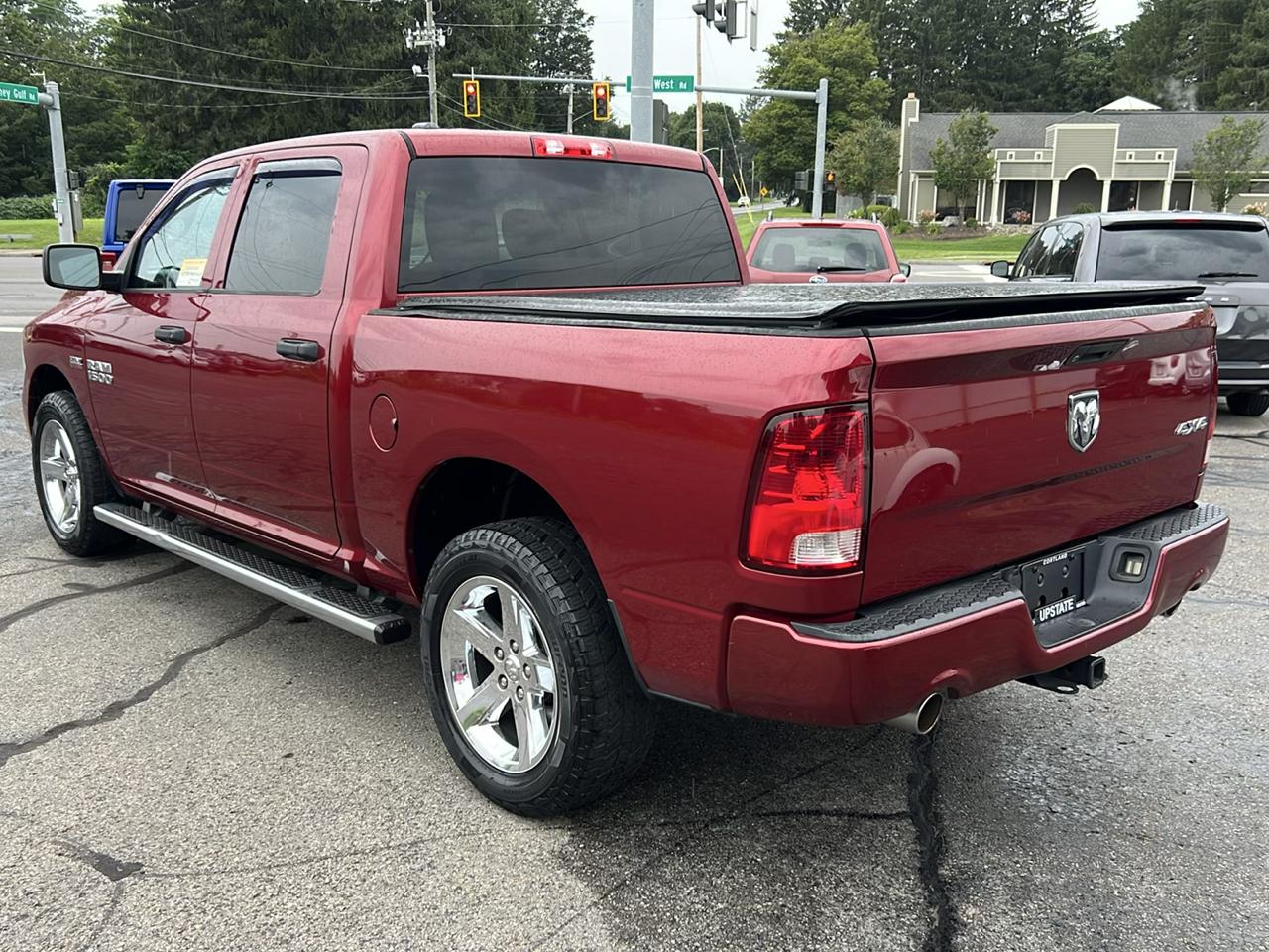 RAM 1500 4WD Crew Cab 140.5" Express 2014