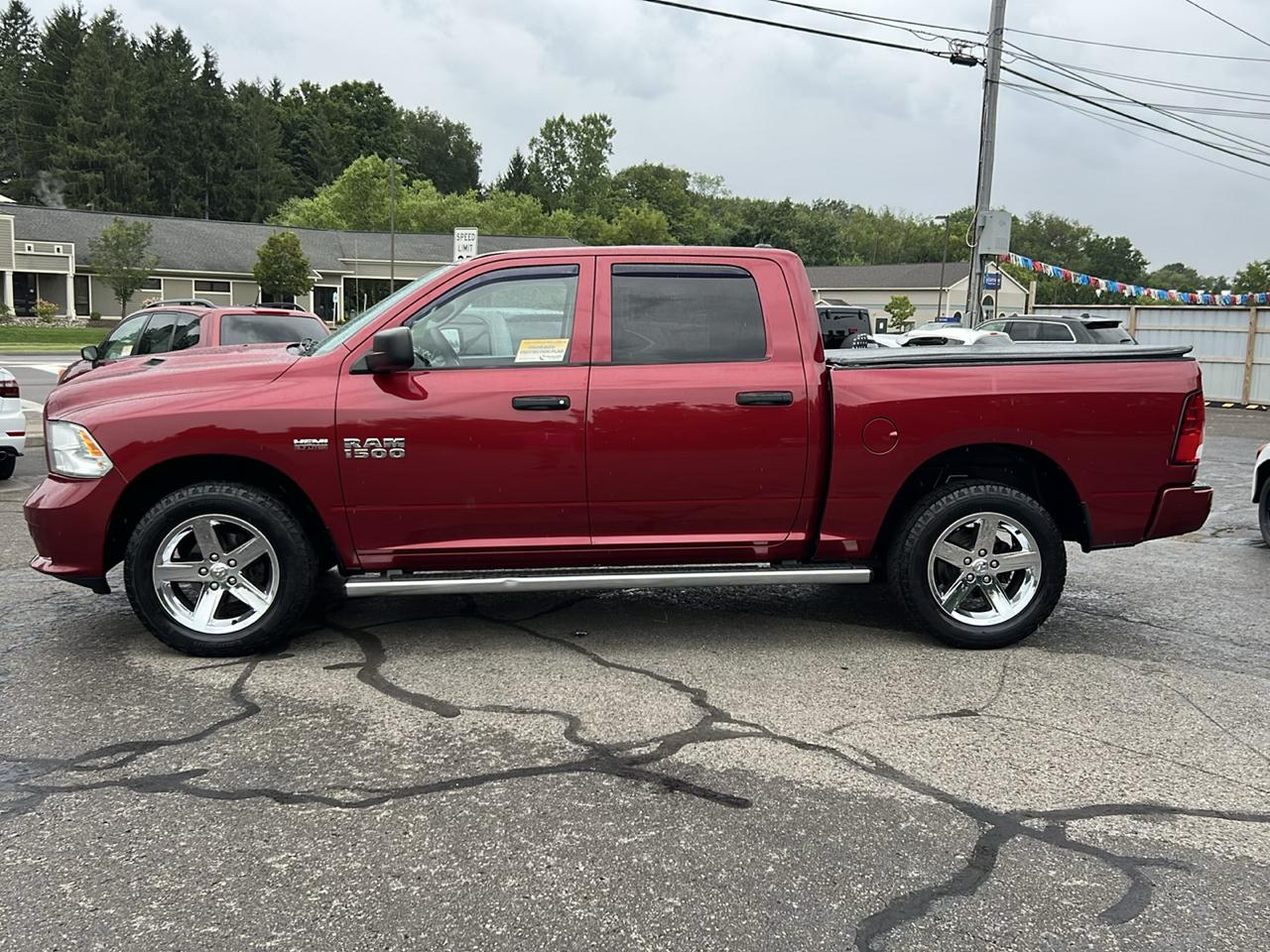 RAM 1500 4WD Crew Cab 140.5" Express 2014