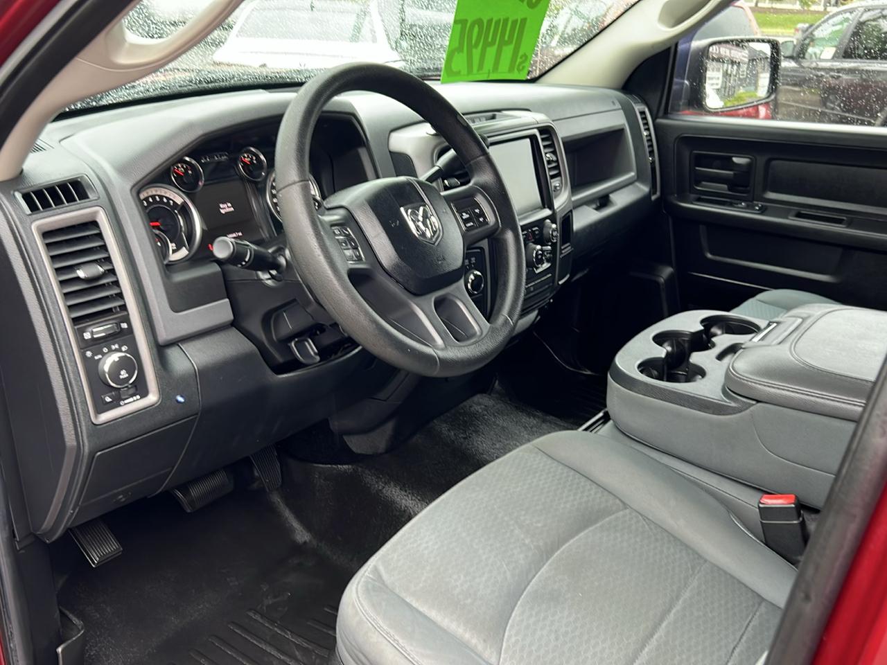 RAM 1500 4WD Crew Cab 140.5" Express 2014
